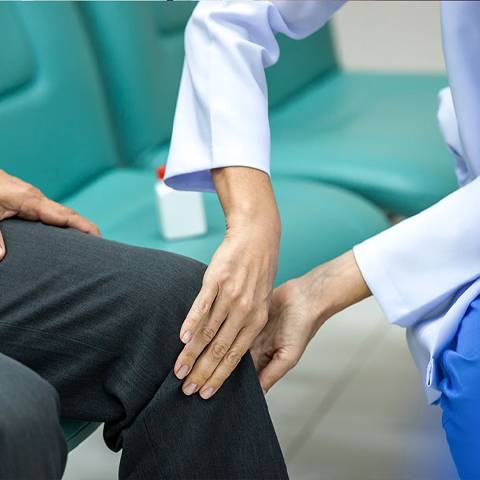 Pre-Osteopathic Medicine concept featuring a doctor and her patient