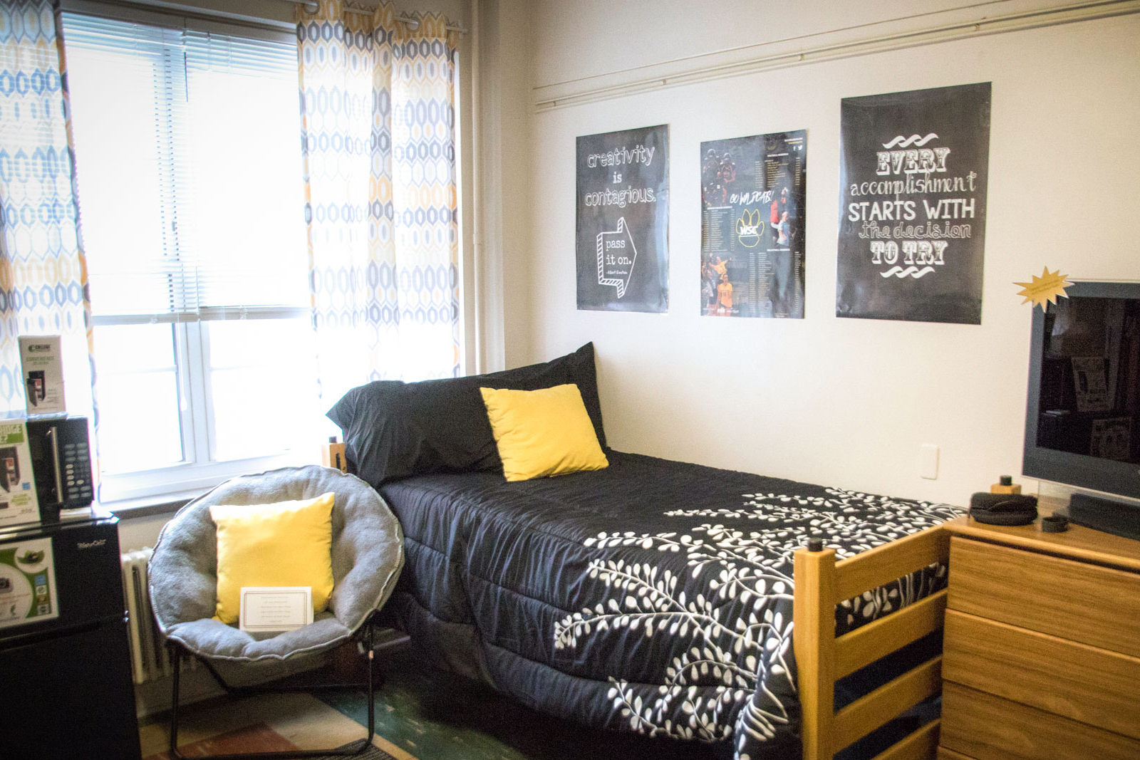 A glimpse of a dorm room inside of Morey Hall
