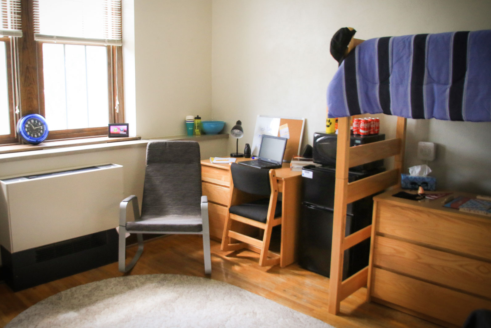 A glimpse of a dorm room in Neihardt Hall