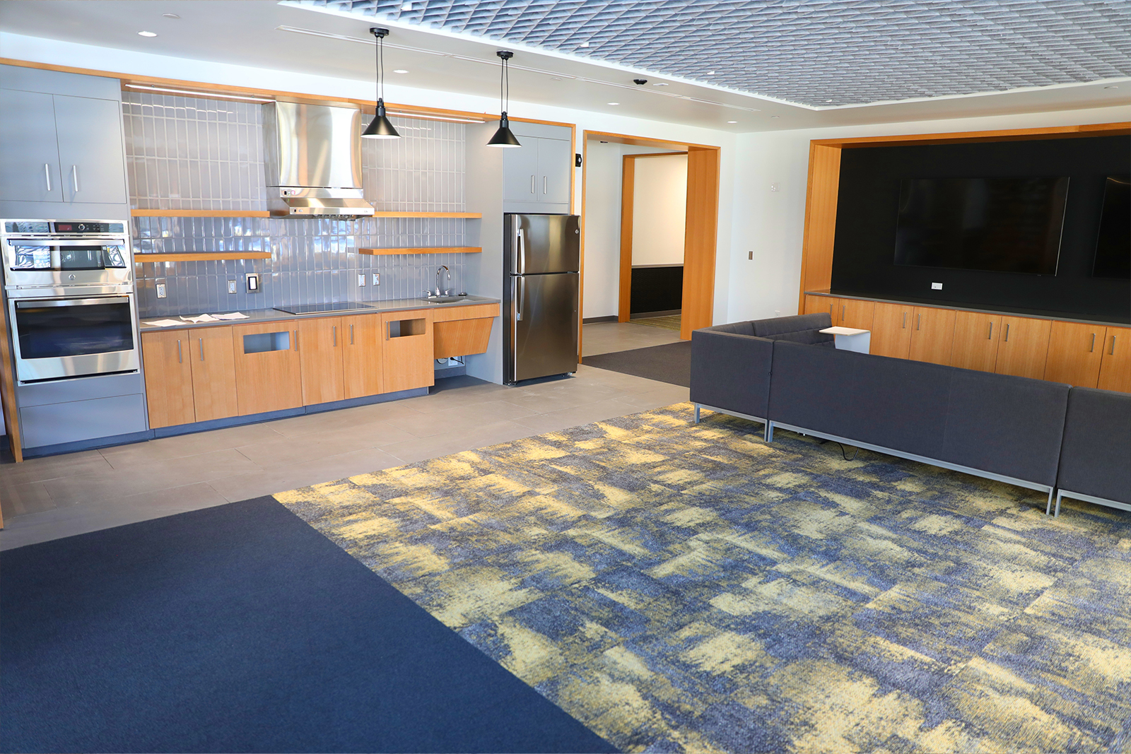 Kitchen and lounge area in Stearns Hall