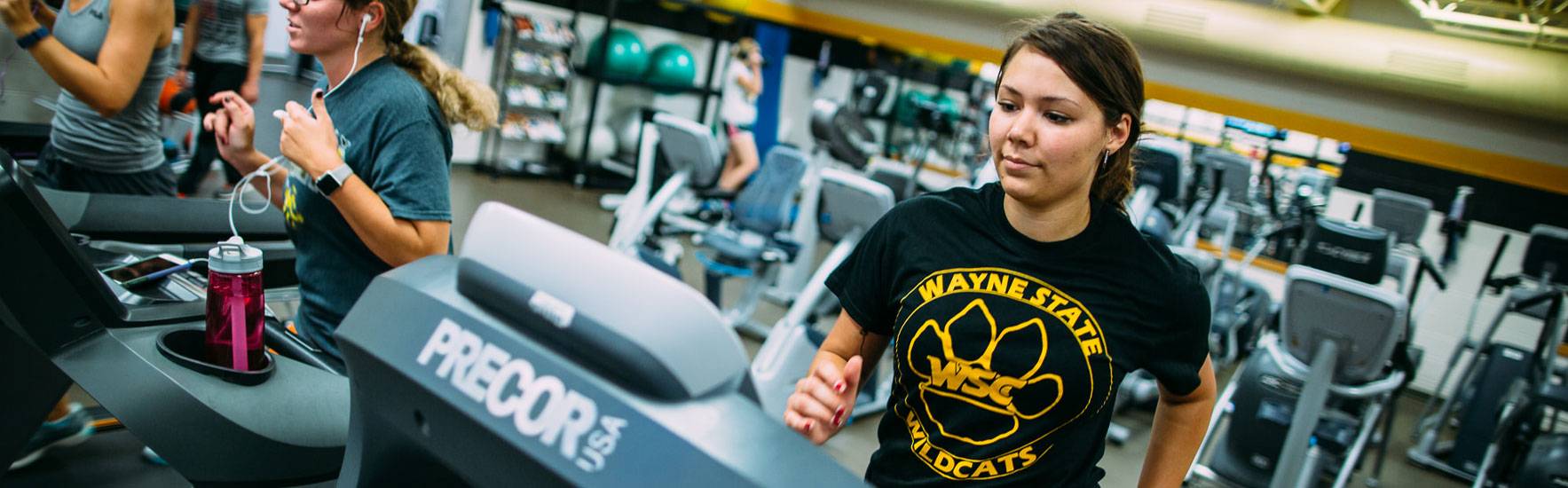 WSC students use treadmills in the Rec Center