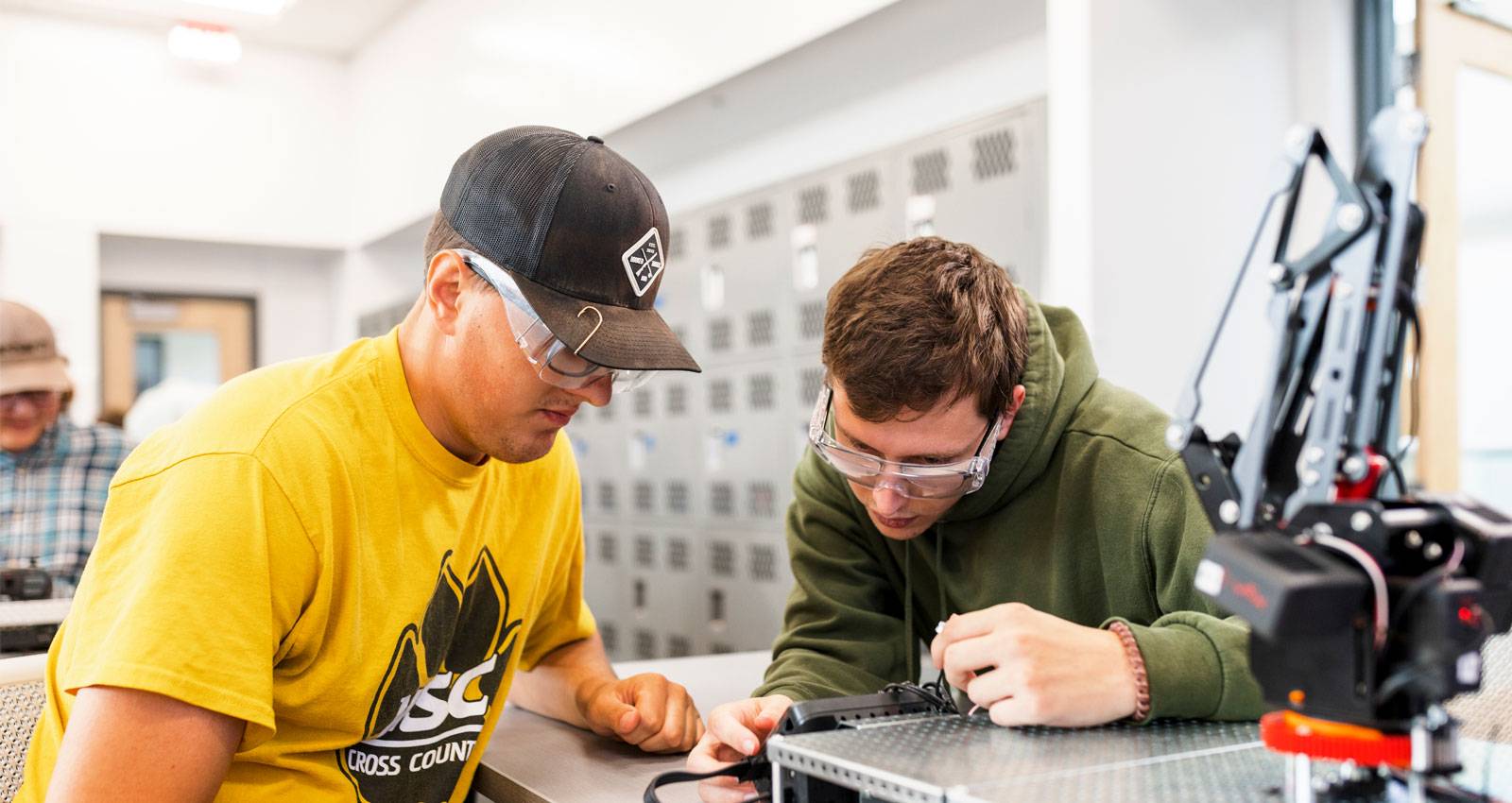 WSC students work in the robotics lab