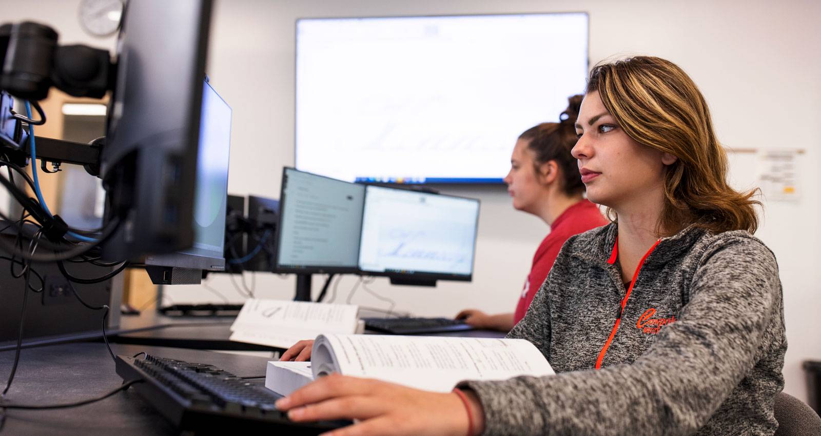 WSC students in a computer lab