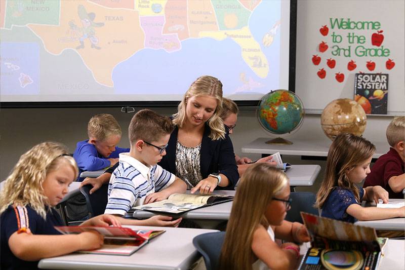 An elementary education degree student student teaches in a classroom in Wayne