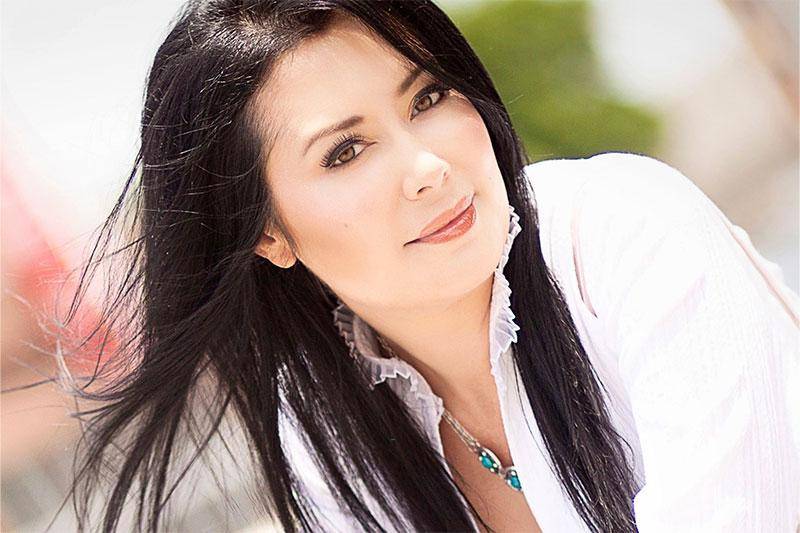 Tosca Lee