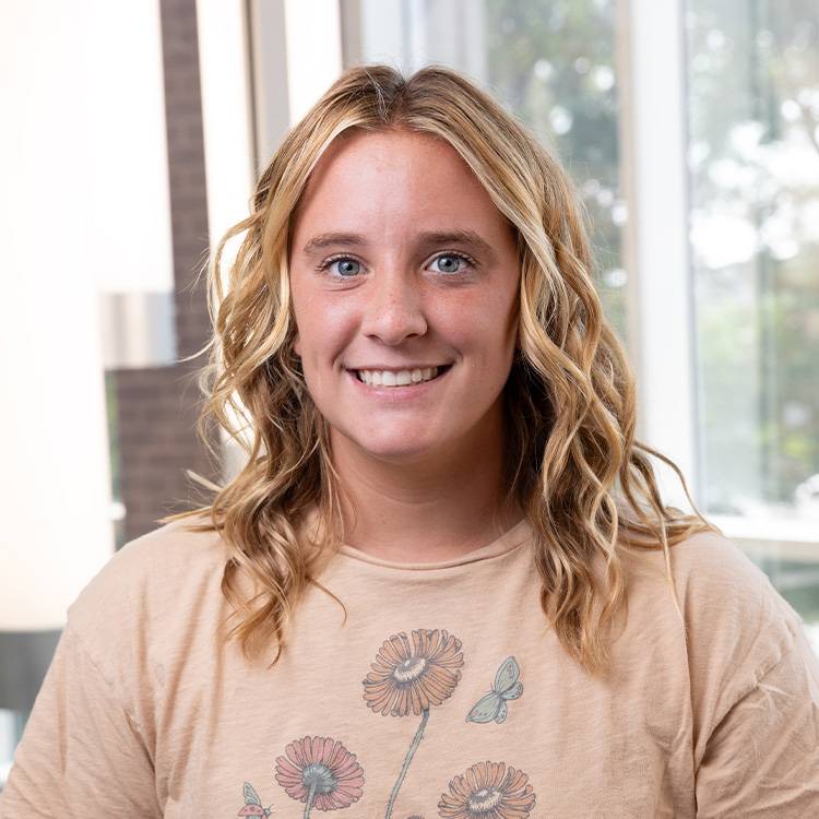 Tutor Maycee Zimmerer